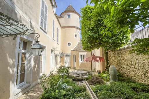Maison 8 pièces 295 m²