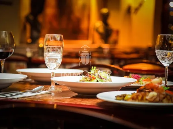 Restaurant avec logement de fonction