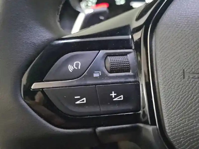 Peugeot 2008 puretech 130 s&amp;s eat8 — photo 33