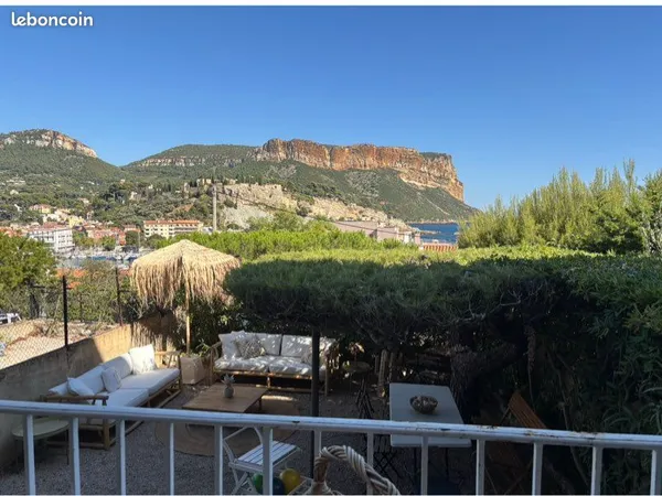 Jardin, parking sécurisé, à 2 minutes à pied du port de Cassis