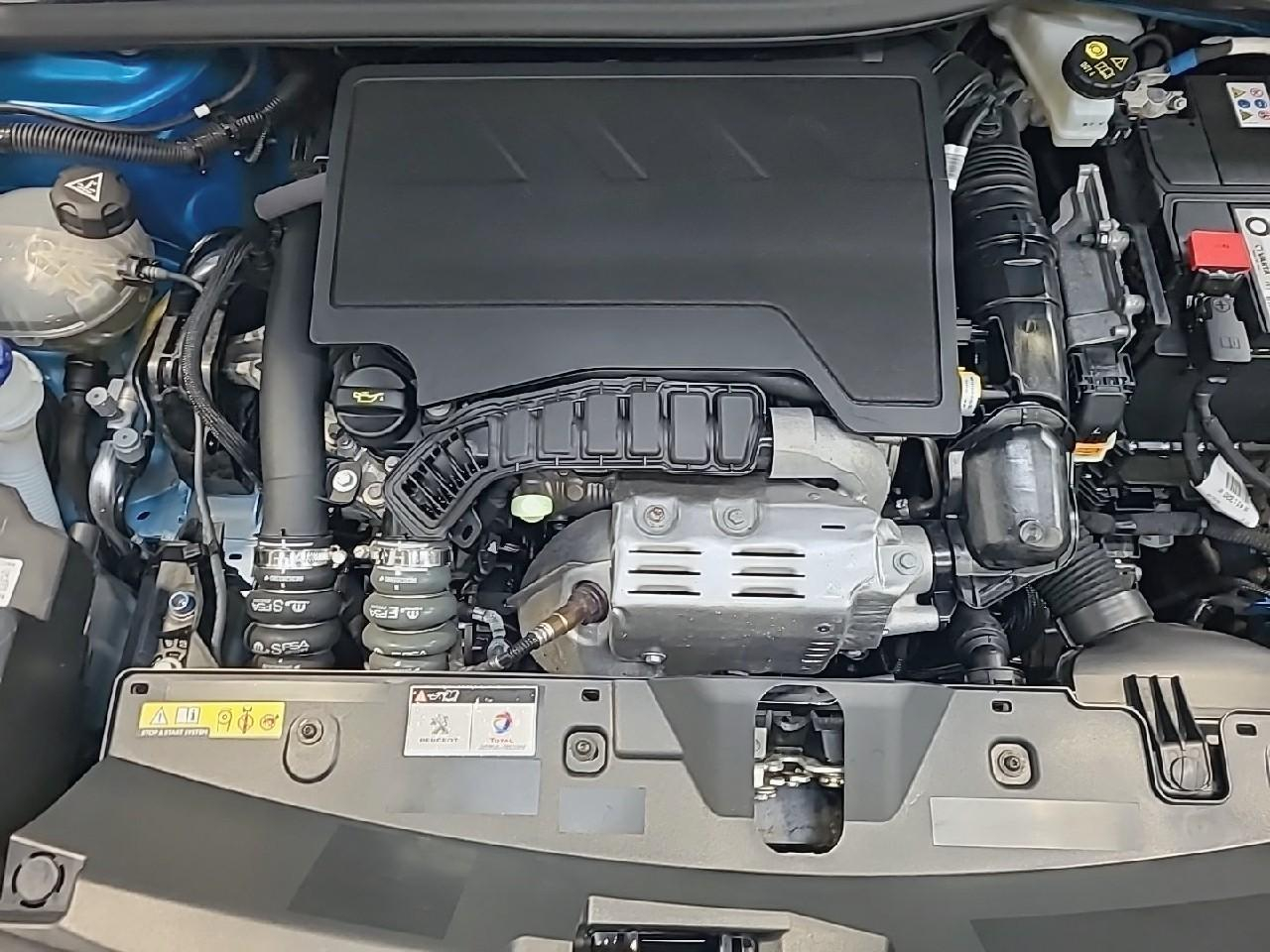 Peugeot 2008 puretech 130 s&s eat8 gt — photo 15