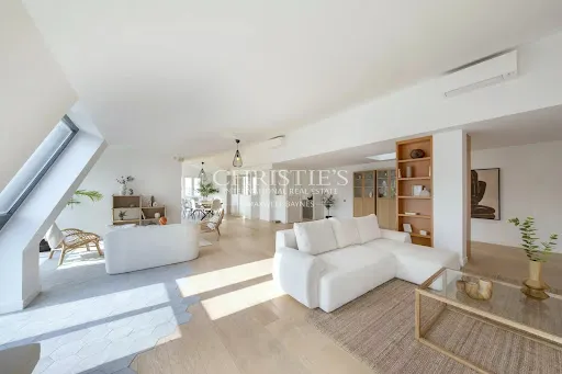 Appartement 6 pièces 197 m²