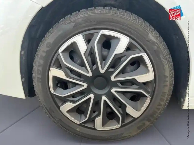 Peugeot 208 1.2 puretech 100ch s&amp;s allure — photo 10