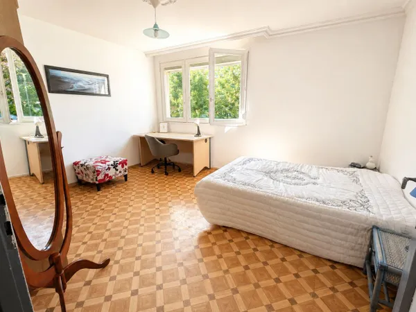 Loue chambre en colocation dans appartement