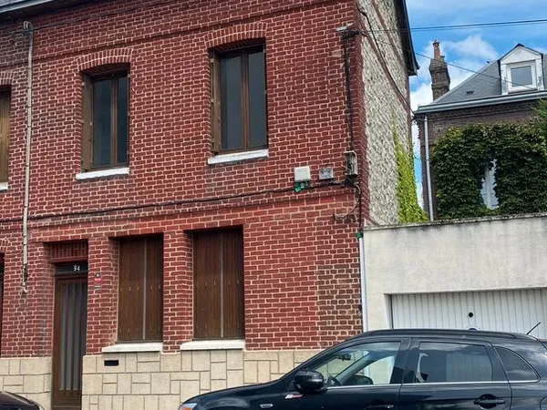 Maison de ville du côté de ST Clément