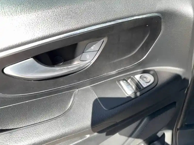 Mercedes Vito tourer 114 cdi lg 9g-tronic 4x4 — photo 24