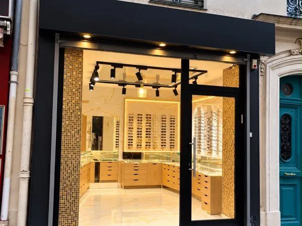 Local commercial rénové + cave - Paris 15e, rue Viala, proche Tour Eiffel