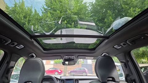 Volvo XC60 2.0 D4 190 Geartronic8 - R-Design – 2018 – 152000 km – Diesel – Boîte Automatique