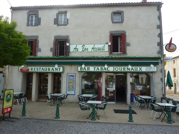 Immeuble commercial, avec appartement