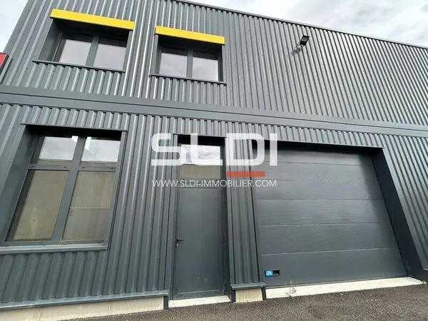 Local d'activité 270 m²