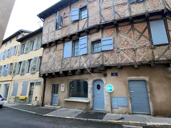 Local commercial 71 m² BOURG EN BRESSE