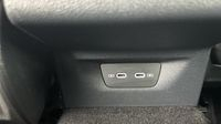 Volkswagen Golf 1.5 eTSI OPF 130ch Life Plus DSG7 — photo 25