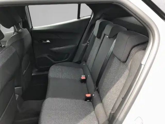Peugeot 2008 hybrid 110 e-dcs6 — photo 32