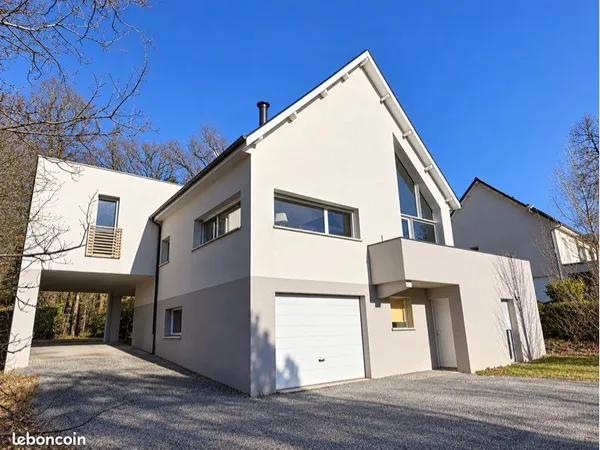 Maison contemporaine à 400 m du centre de Najac