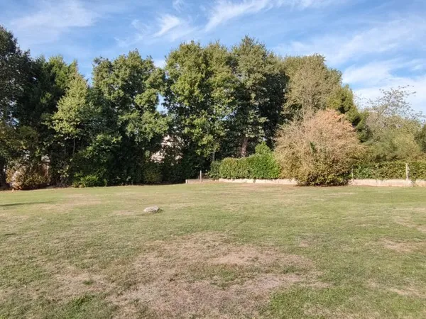 Terrain 850 m²