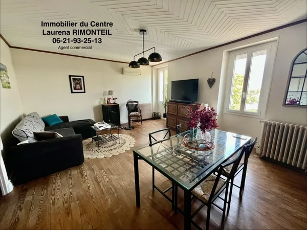 LA REOLE - Maison de ville avec logement indépendant, 2 gara