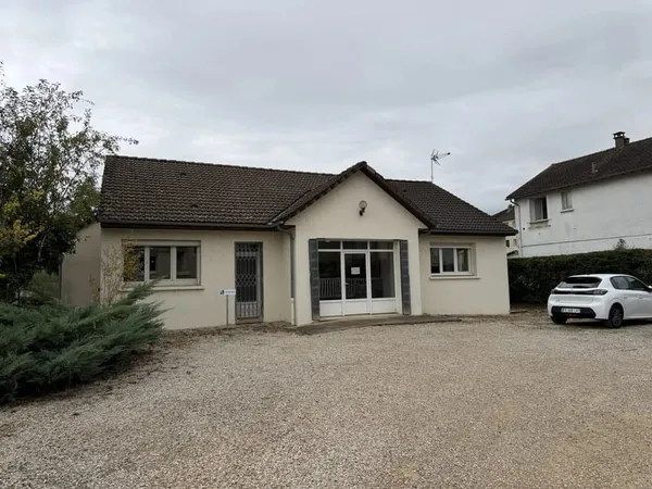 EXCLUSIF JOIGNY LOCAL PROFESSIONNEL VENDU LOUÉ