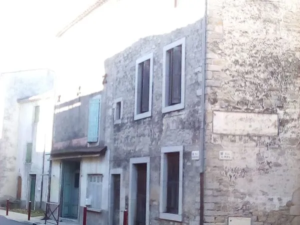 Maison -10 pièces - 280m²