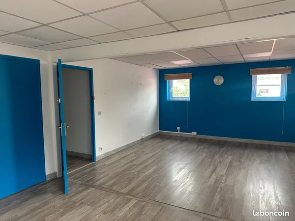 Bureaux et stockage 120 m² - Axe Marseille/Aubagne - Parking inclus