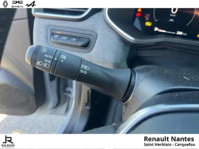Renault Clio 1.0 tce 90ch techno — photo 13