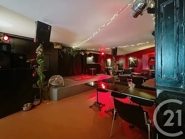 Commerce 275 m²