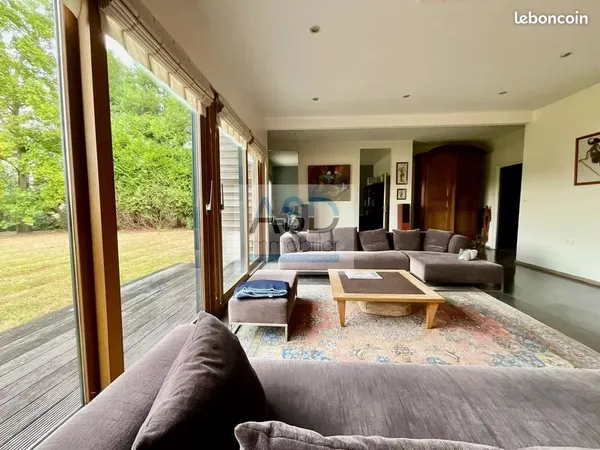 Propriété 6 pièces 230 m²
