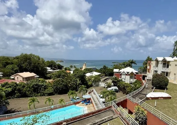Trinité / Tartane : Très bel appartement T2 meublé avec vue