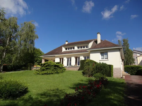 Maison de ville 9 pièces 220 m²