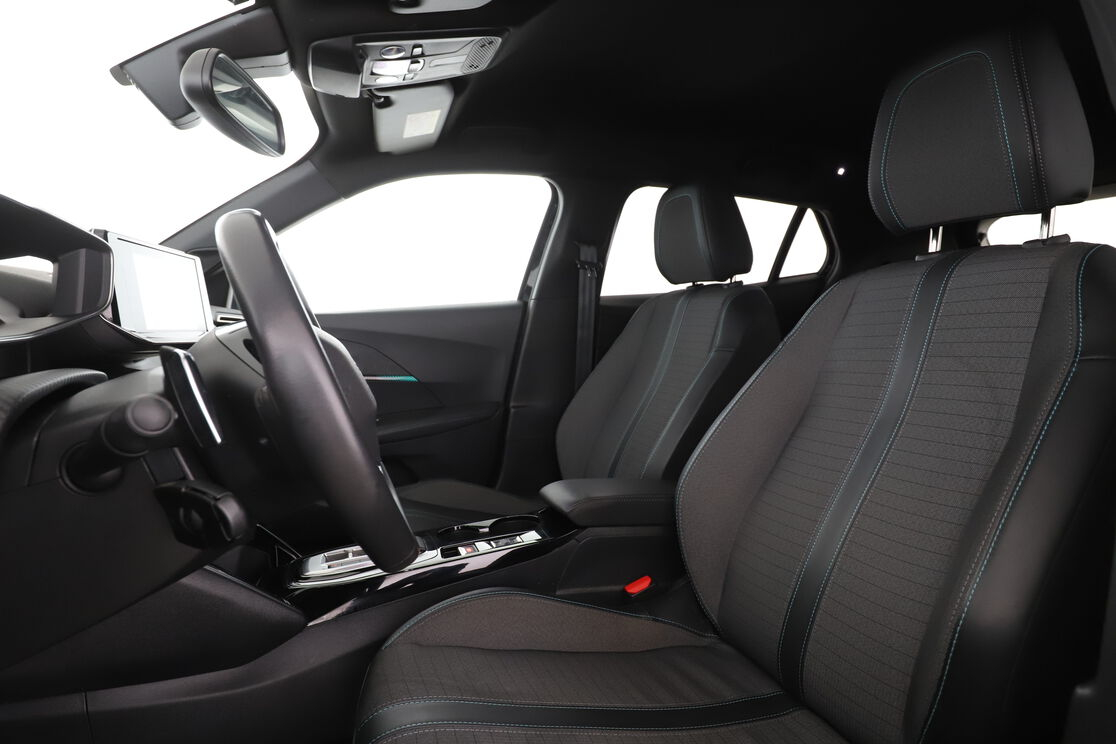 Peugeot 2008 1.5 Blue-HDi Allure Pack EAT8 — photo 9
