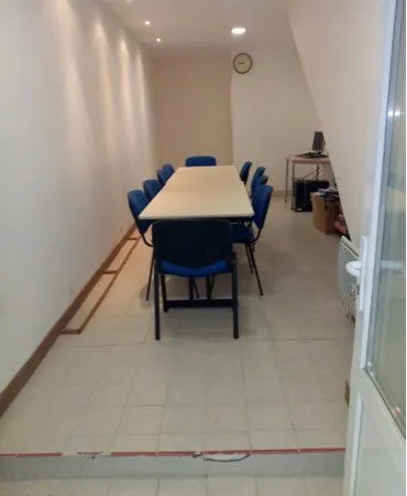 Local commercial / bureau