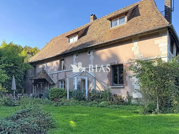 Maison 8 pièces 253 m²