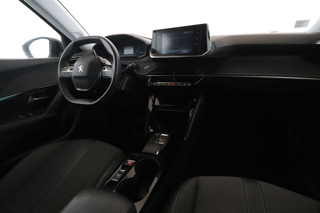 Peugeot 2008 Electrique Allure 50 kWh — photo 12
