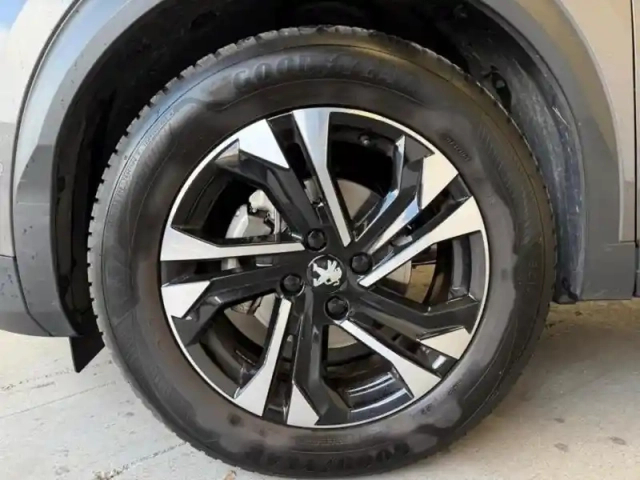 Peugeot 2008 1.2 puretech 130ch s&amp;s gt eat8 — photo 5