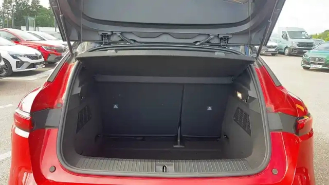 Renault Megane e-tech ev40 130ch standard charge — photo 16