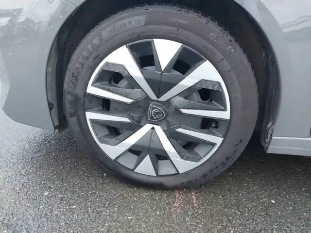 Peugeot 208 puretech 75 s&amp;s bvm5 — photo 13