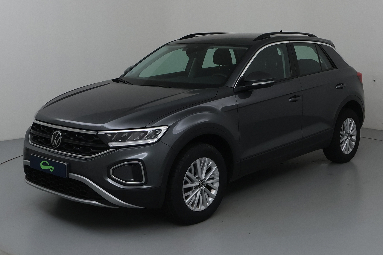 Volkswagen T-Roc — photo 1