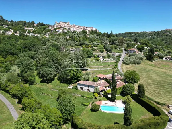 Maison 8 pièces 300 m²