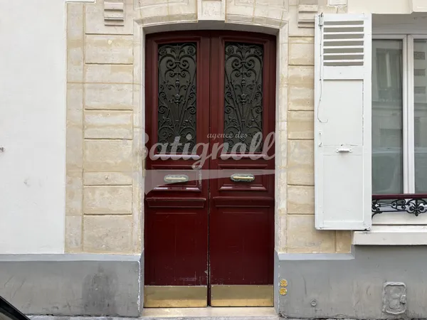 Brochant: 2 pieces à rénover.