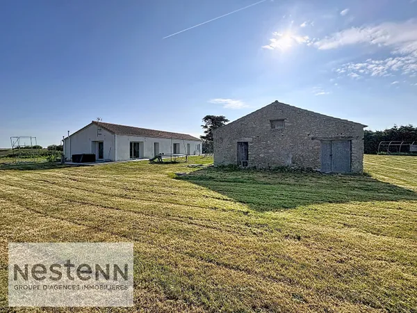 Charmante longère à vendre à Beauvoir-sur-Mer, 5 pièces, grand terrain
