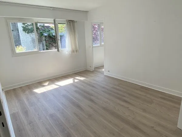 Loue F2 calme et lumineux, non meublé Paris 14e 41m²
