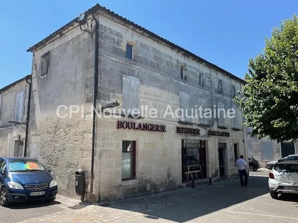 Jarnac centre, immeuble env 475 m²