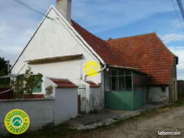 Maison et dependances a amenager