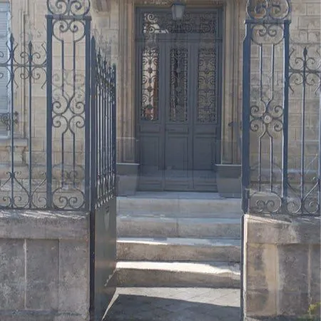 SAINT-DIZIER - Maison de Maître familiale + local commercial - Bail libre