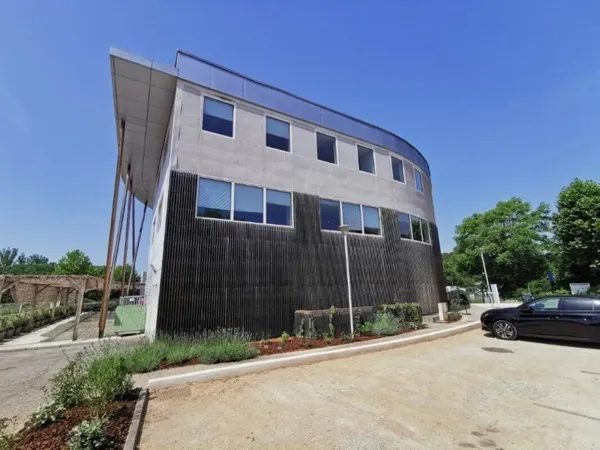 Bureau 277 m²