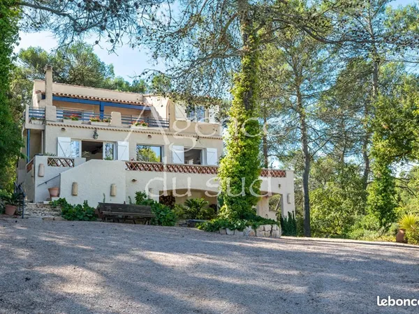 Villa 5 pièces 140 m²