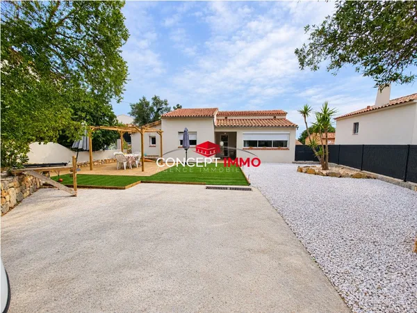 ROCBARON Maison de plain-pied entièrement rénovée avec ter