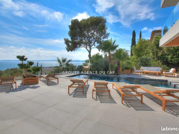 Villa 8 pièces 340 m²