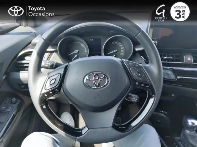 Toyota C-Hr 2.0 hybride 184ch design ultimate e-cvt — photo 9