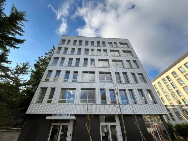 Bureaux 679 m²