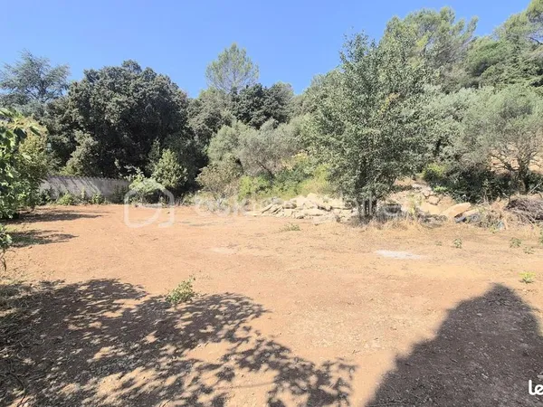Terrain 1 005 m² Pignans